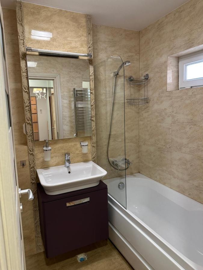 Page3 Apartament Targoviste Extérieur photo